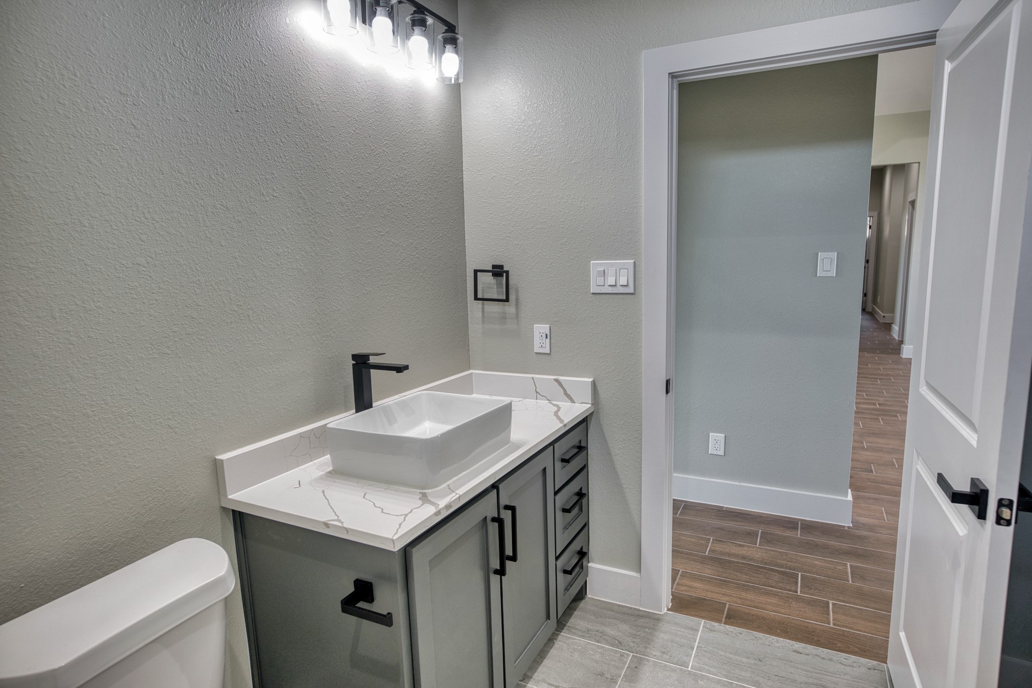 925 Buffalo Trail Angleton, TX 77515 - Photo 33 of 45 a utility room with a sink dryer and washer