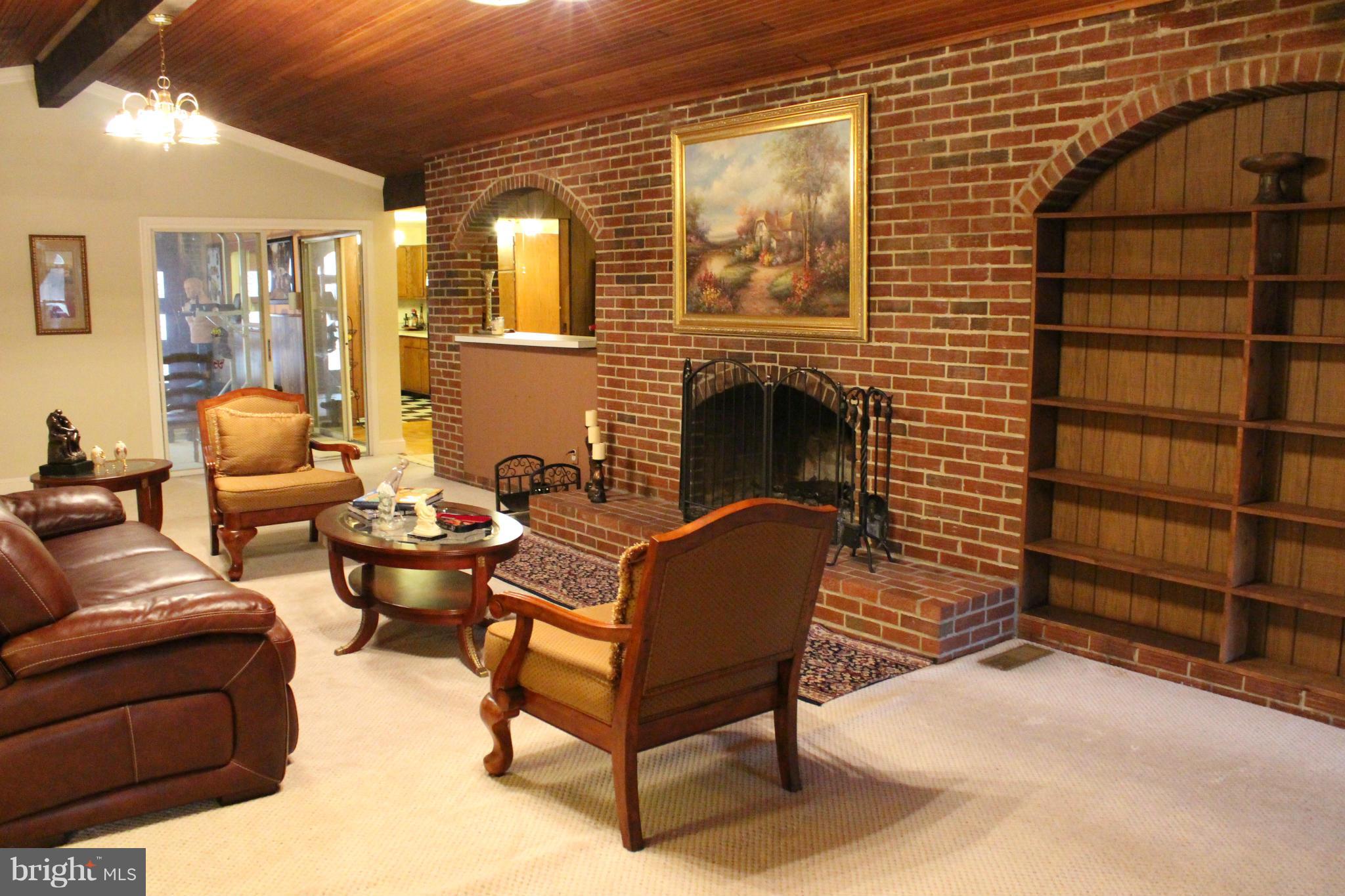 6578 Kelly Road Warrenton, VA 20187 - Photo 12 of 30 Family Room