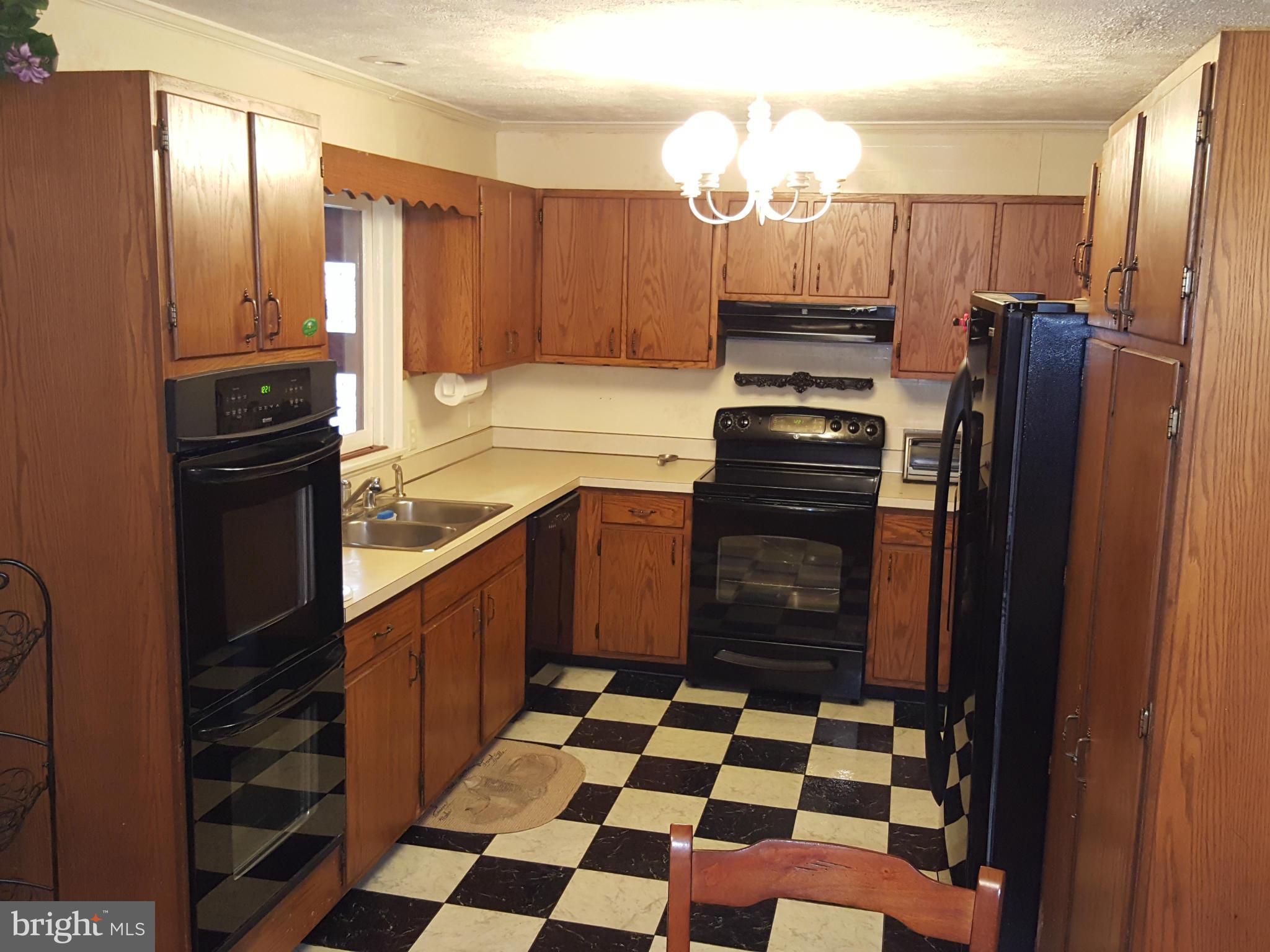 6578 Kelly Road Warrenton, VA 20187 - Photo 17 of 30 Kitchen