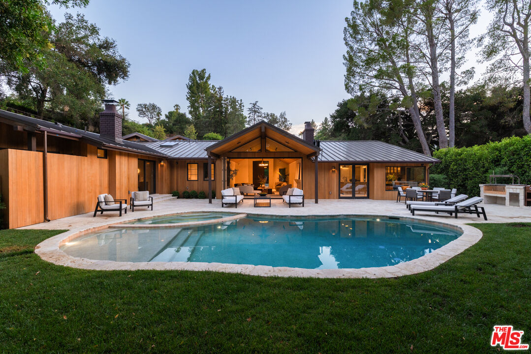 4146 High Valley Road Los Angeles, CA 91436 - Photo 3 of 19