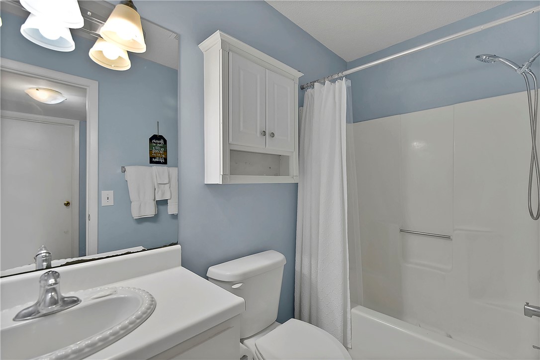 1524 Wood Avenue, Unit 303 St. Simons Island, GA 31522 - Photo 15 of 27 Guest bathroom