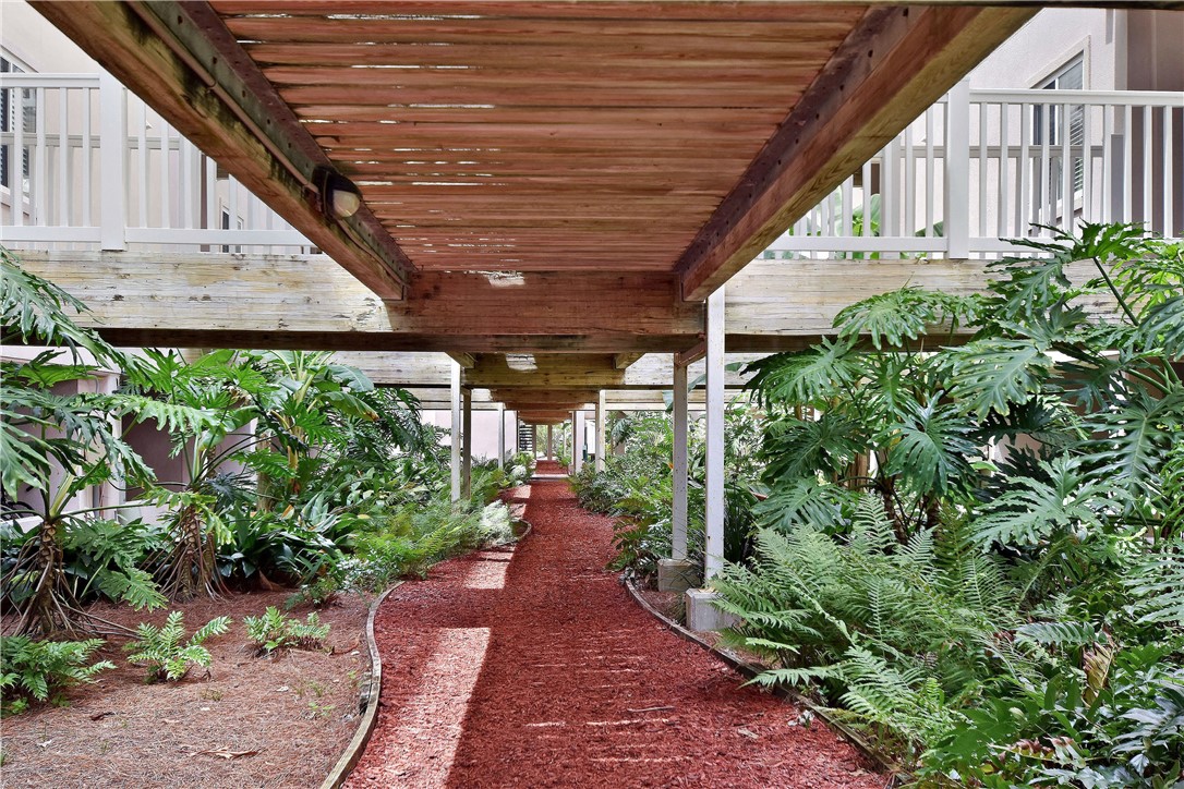 1524 Wood Avenue, Unit 303 St. Simons Island, GA 31522 - Photo 19 of 27 Walkway