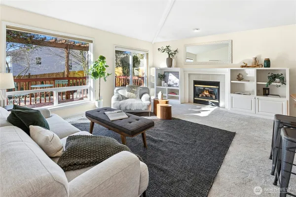 $725,000 | 19424 2nd Drive Southeast, Unit B, Bothell, WA 98012
