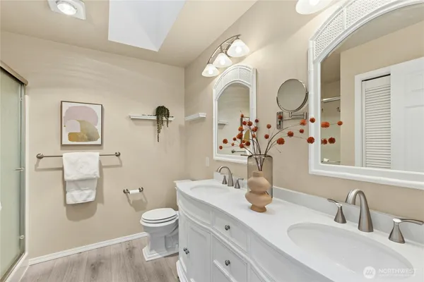 $725,000 | 19424 2nd Drive Southeast, Unit B, Bothell, WA 98012