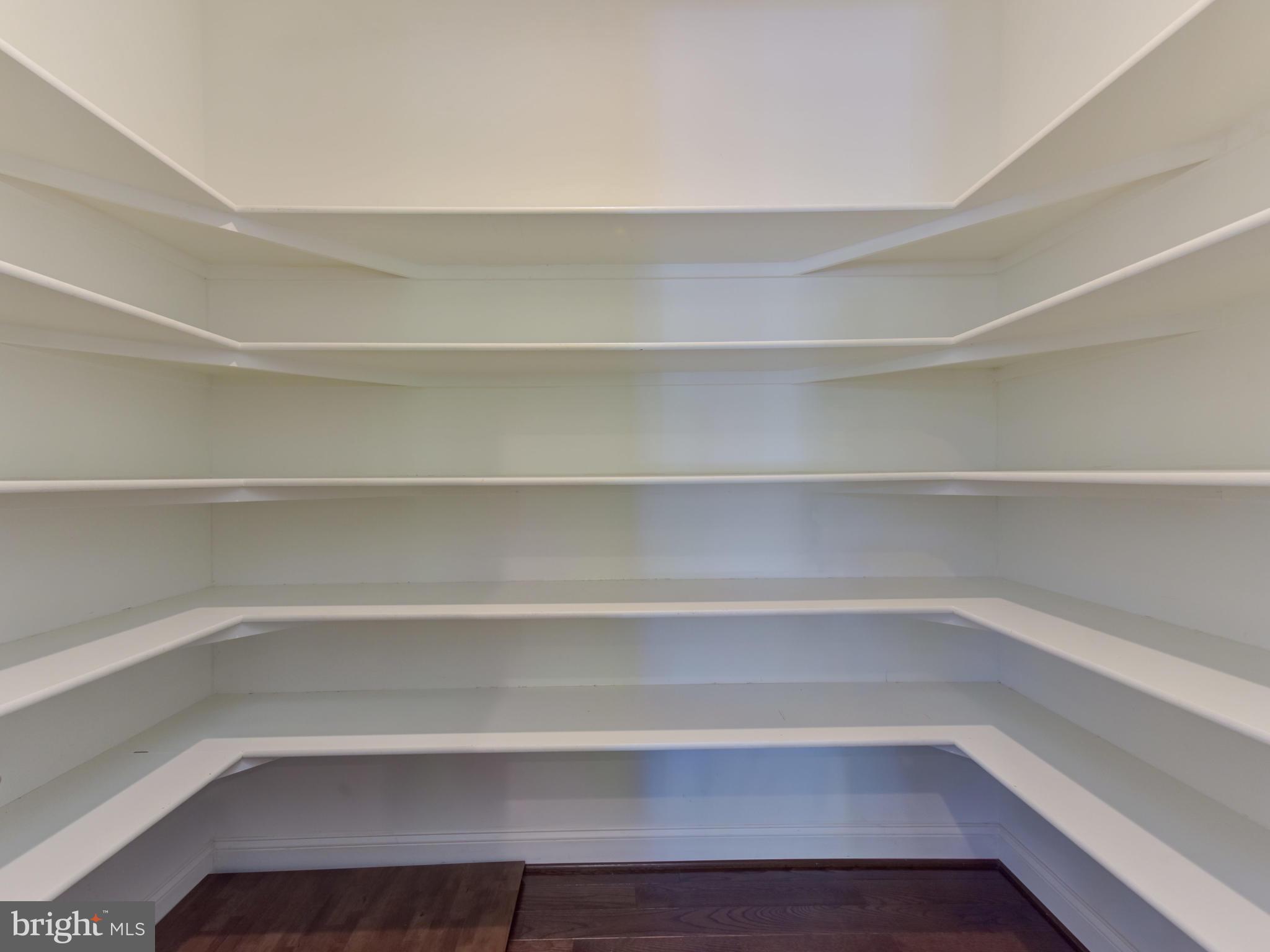 1809 Anderson Road Falls Church, VA 22043 - Photo 20 of 73 Gallery Image 20