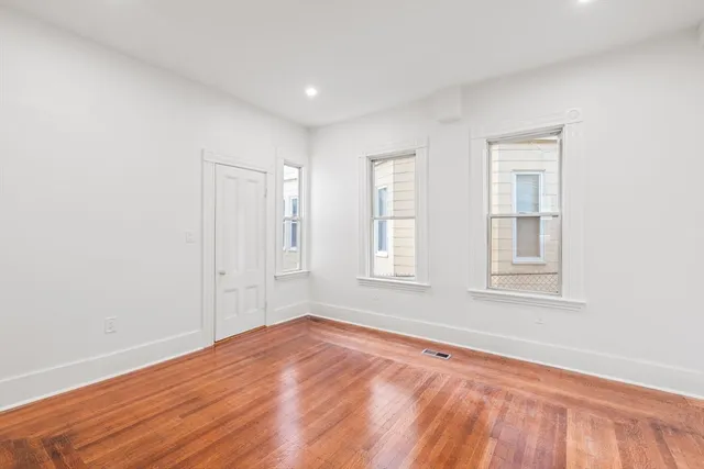 $3,100 | 62 Locust Street, Unit 1, Winthrop, MA 02152