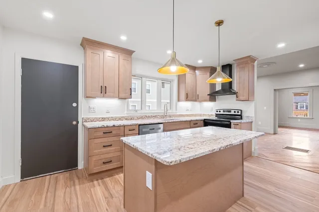 $3,100 | 62 Locust Street, Unit 1, Winthrop, MA 02152