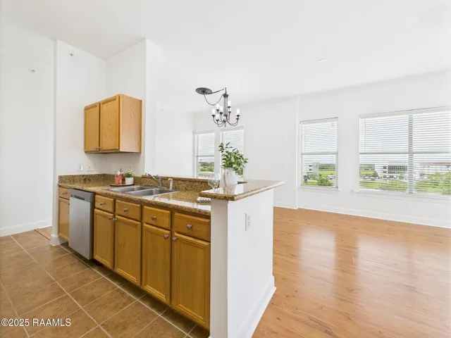 $249,000 | 201 Settlers Trace Boulevard, Unit 3401, Lafayette, LA 70508