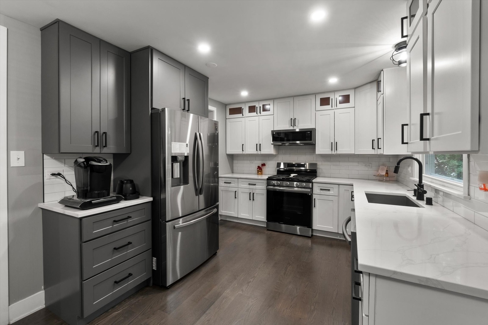 17803 Dogwood Lane Hazel Crest, IL 60429 - Photo 3 of 36