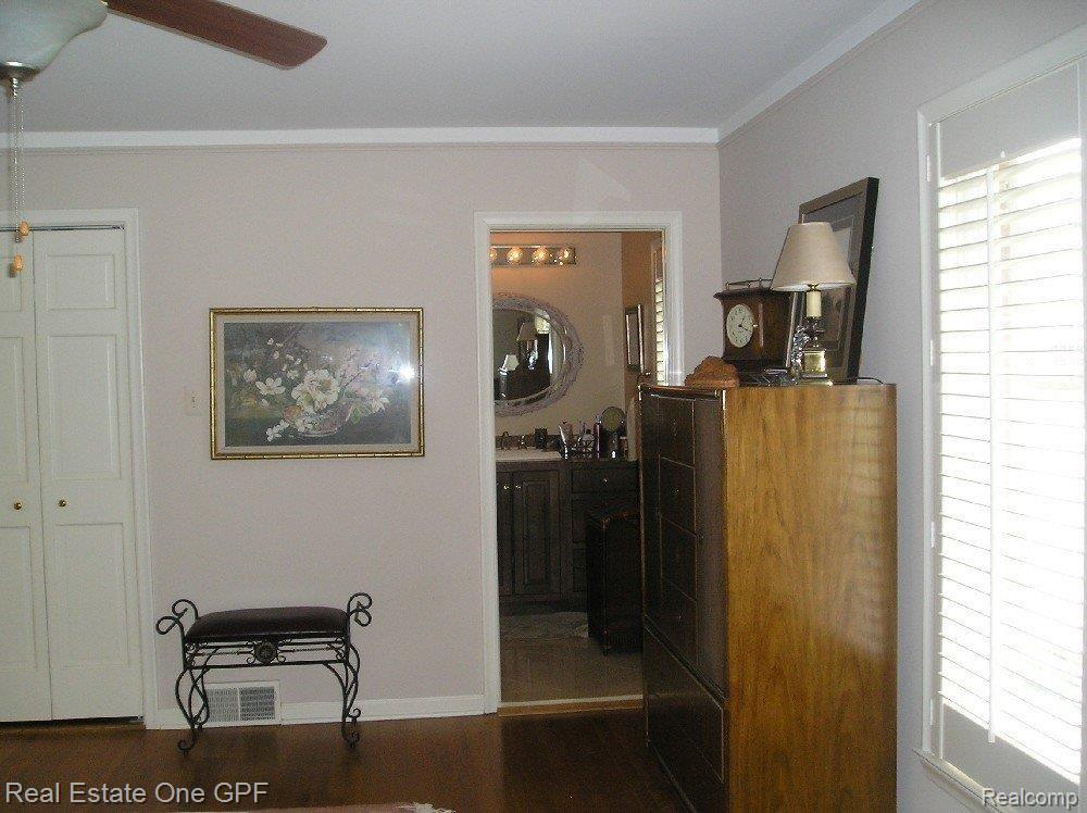 71 Clairview Road Grosse Pointe, MI 48236 - Photo 14 of 17 71 clairview 03 view to m br