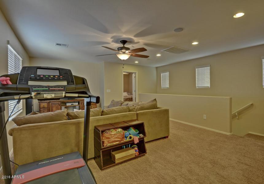 2065 South Martingale Road Gilbert, AZ 85295 - Photo 11 of 28 20160812154943546376000000-o