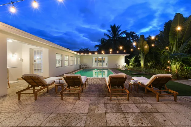 $899,000 | 8045 West Lake Drive, Lake Clarke Shores, FL 33406