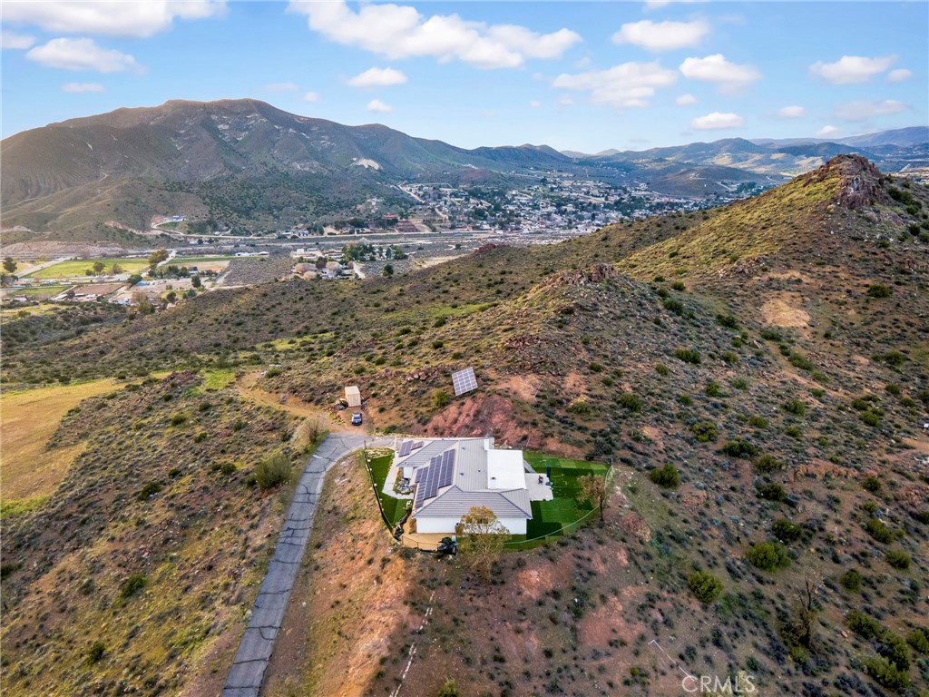 31511 Indian Oak Road Acton, CA 93510 - Photo 28 of 32 a view of a city