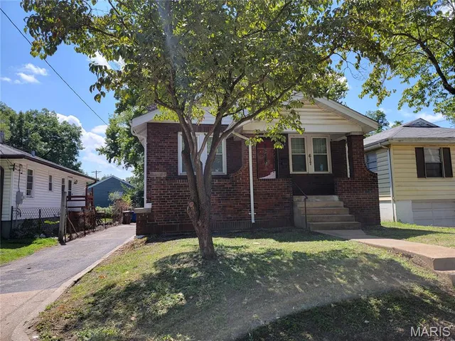 $1,200 | 617 Tesmore Place, St. Louis, MO 63135