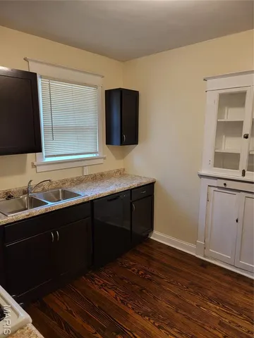 $1,200 | 617 Tesmore Place, St. Louis, MO 63135