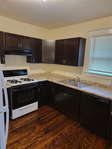 $1,200 | 617 Tesmore Place, St. Louis, MO 63135