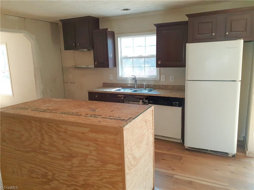 3455 Messick Road Jonesville, NC 28642 - Photo 8 of 21