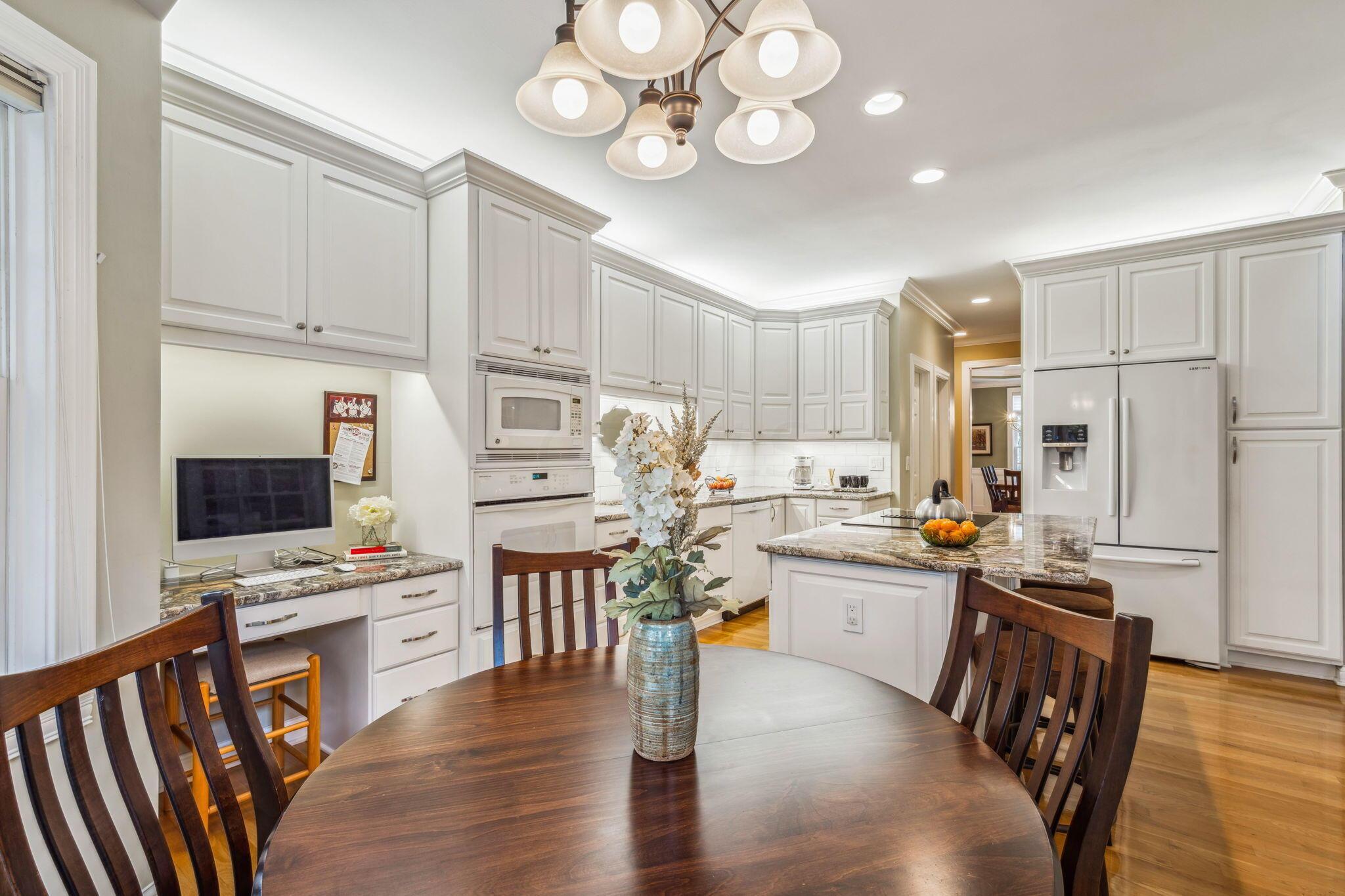 4440 Ackerly Farm Road New Albany, OH 43054 - Photo 15 of 61 Kitchen