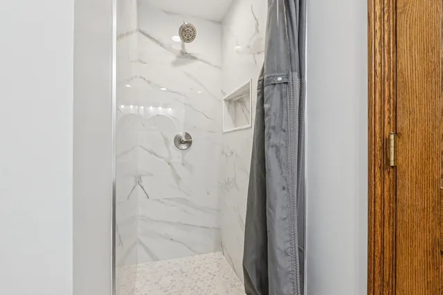 $599,000 | 2945 South Scott Street, Des Plaines, IL 60018