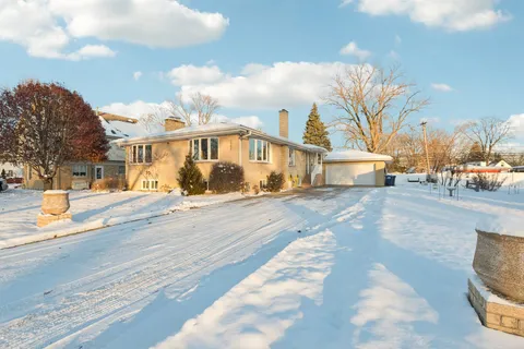 $599,000 | 2945 South Scott Street, Des Plaines, IL 60018