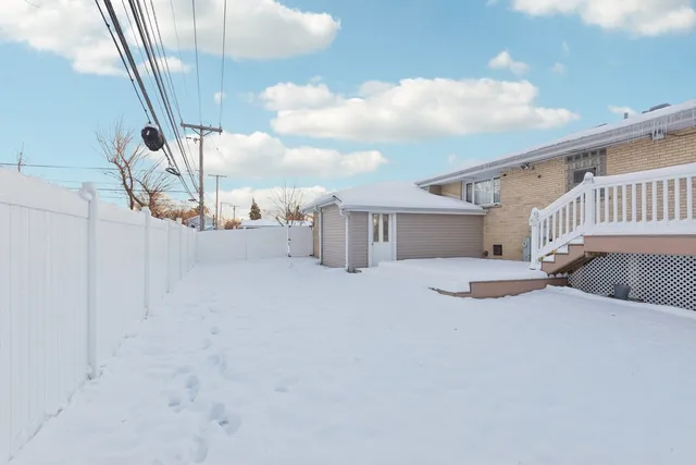 $599,000 | 2945 South Scott Street, Des Plaines, IL 60018