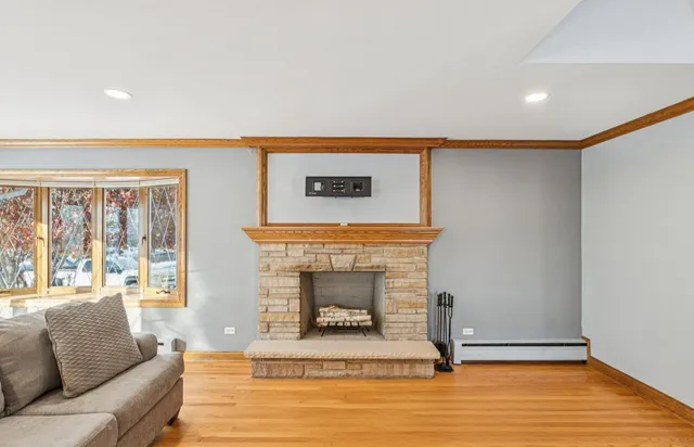 $599,000 | 2945 South Scott Street, Des Plaines, IL 60018