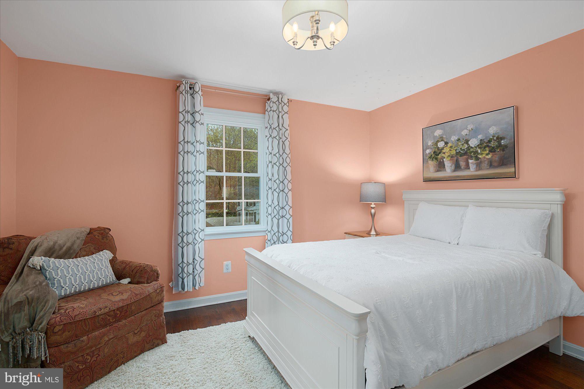 7500 Hackamore Drive Potomac, MD 20854 - Photo 14 of 20 Upper Level Bedroom with Jack & Jill Bathroom