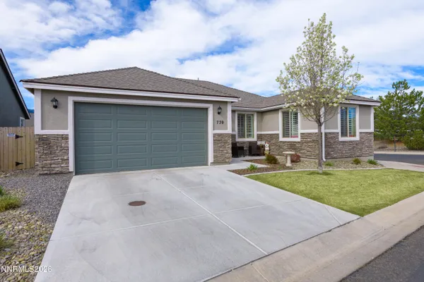 front view of house with a yard