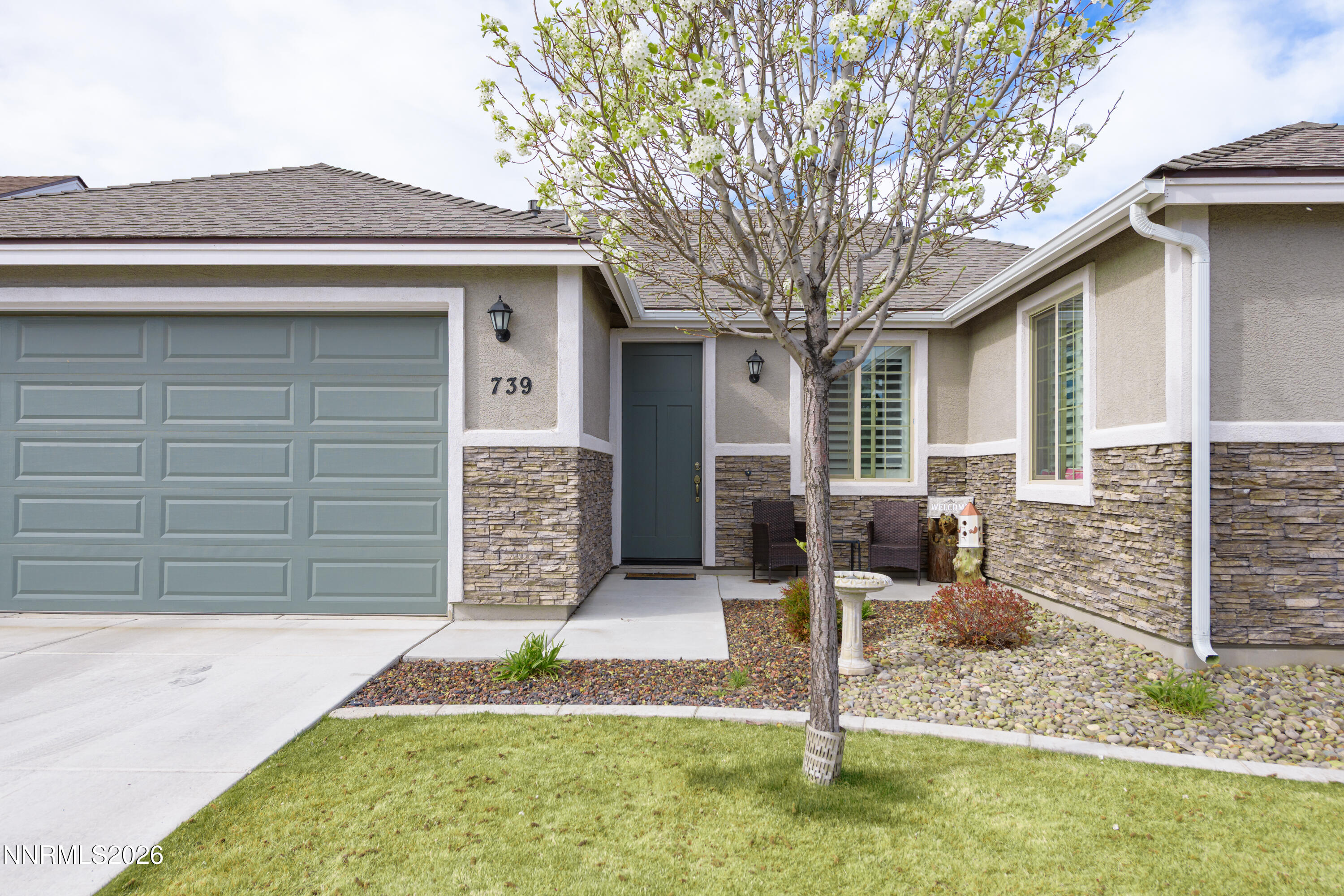 739 East Cottage Loop Gardnerville, NV 89460 - Photo 6 of 42 739 E Cottage Loop-8