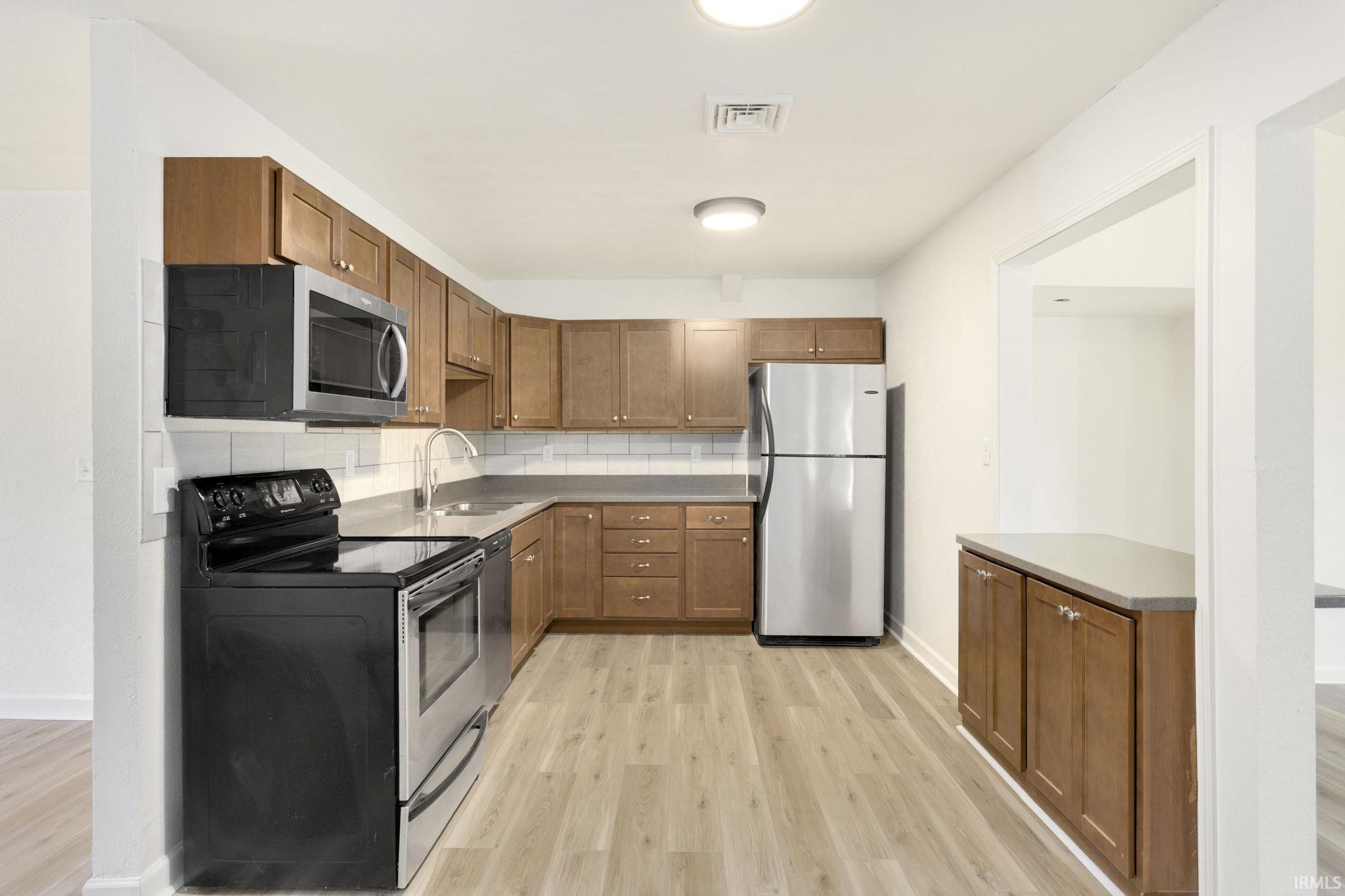 11814 Edison Road Osceola, IN 46561 - Photo 4 of 31