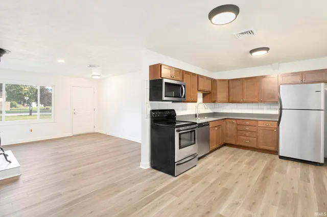 $229,900 | 11814 Edison Road, Osceola, IN 46561