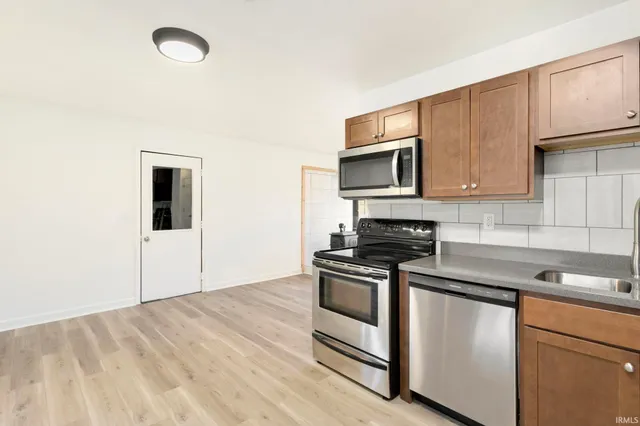 $229,900 | 11814 Edison Road, Osceola, IN 46561