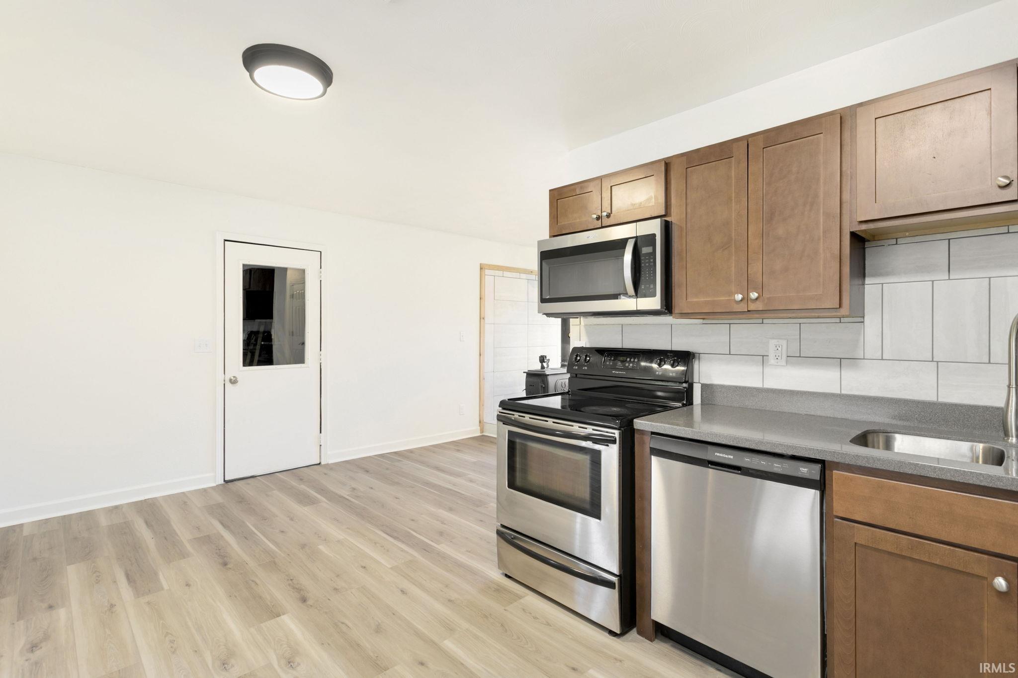 11814 Edison Road Osceola, IN 46561 - Photo 7 of 31