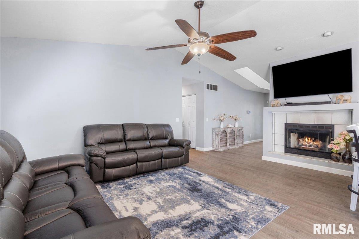 45 Royal Road Springfield, IL 62702 - Photo 7 of 38