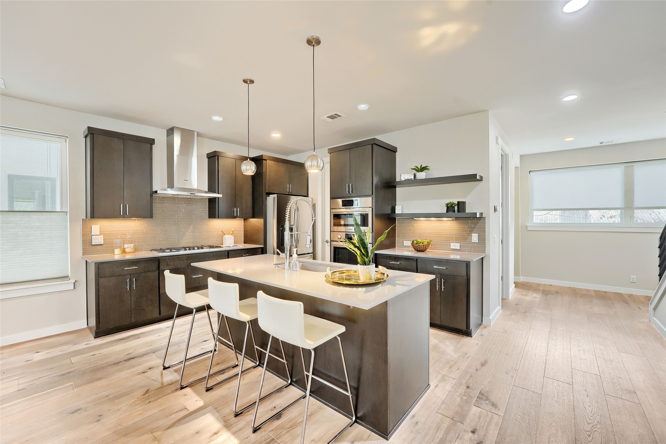 2301 Bluebonnet Lane, Unit 4 Austin, TX 78704 - Photo 13 of 28 with breakfast bar