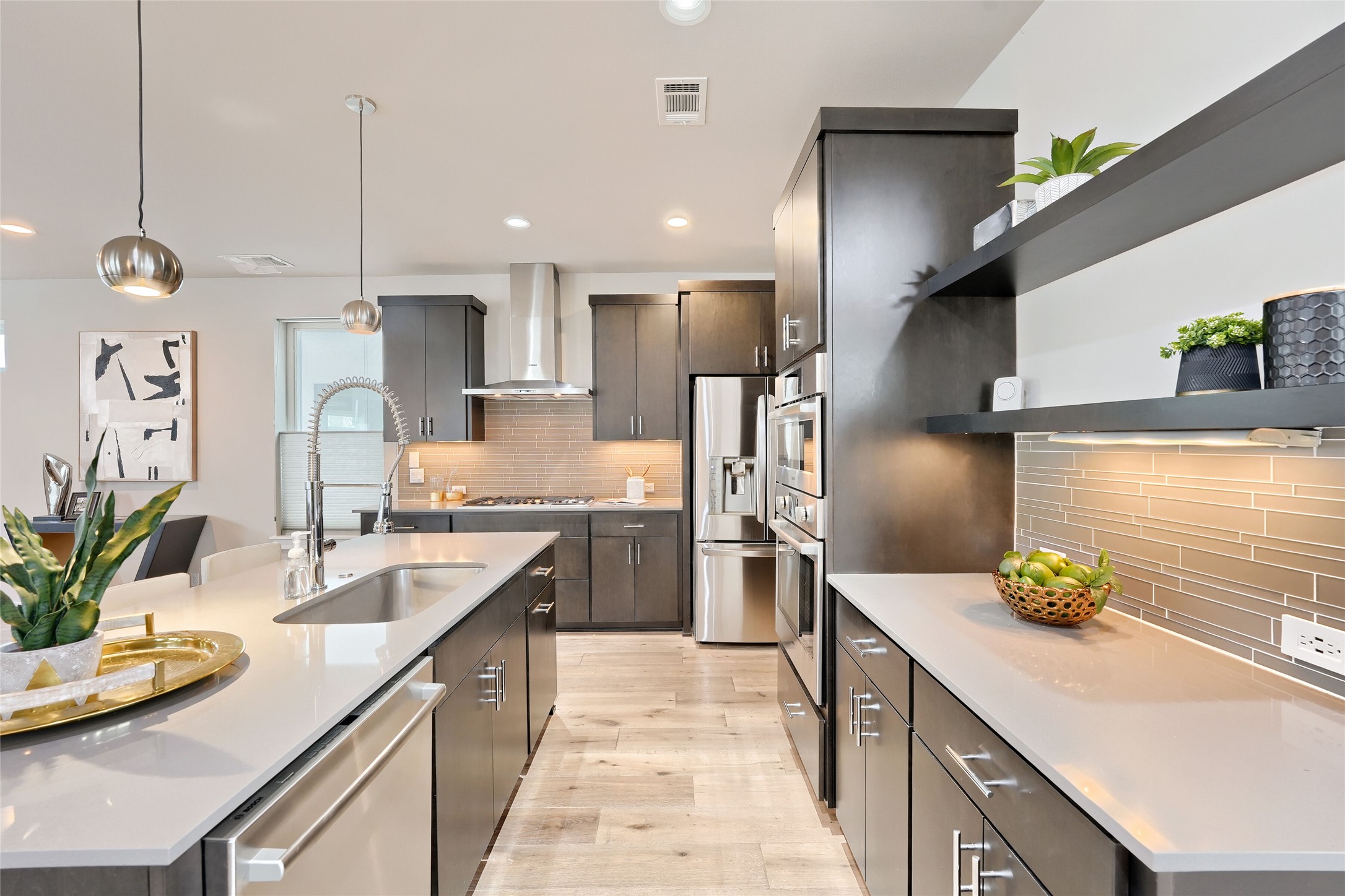 2301 Bluebonnet Lane, Unit 4 Austin, TX 78704 - Photo 14 of 28 SS appliances convey