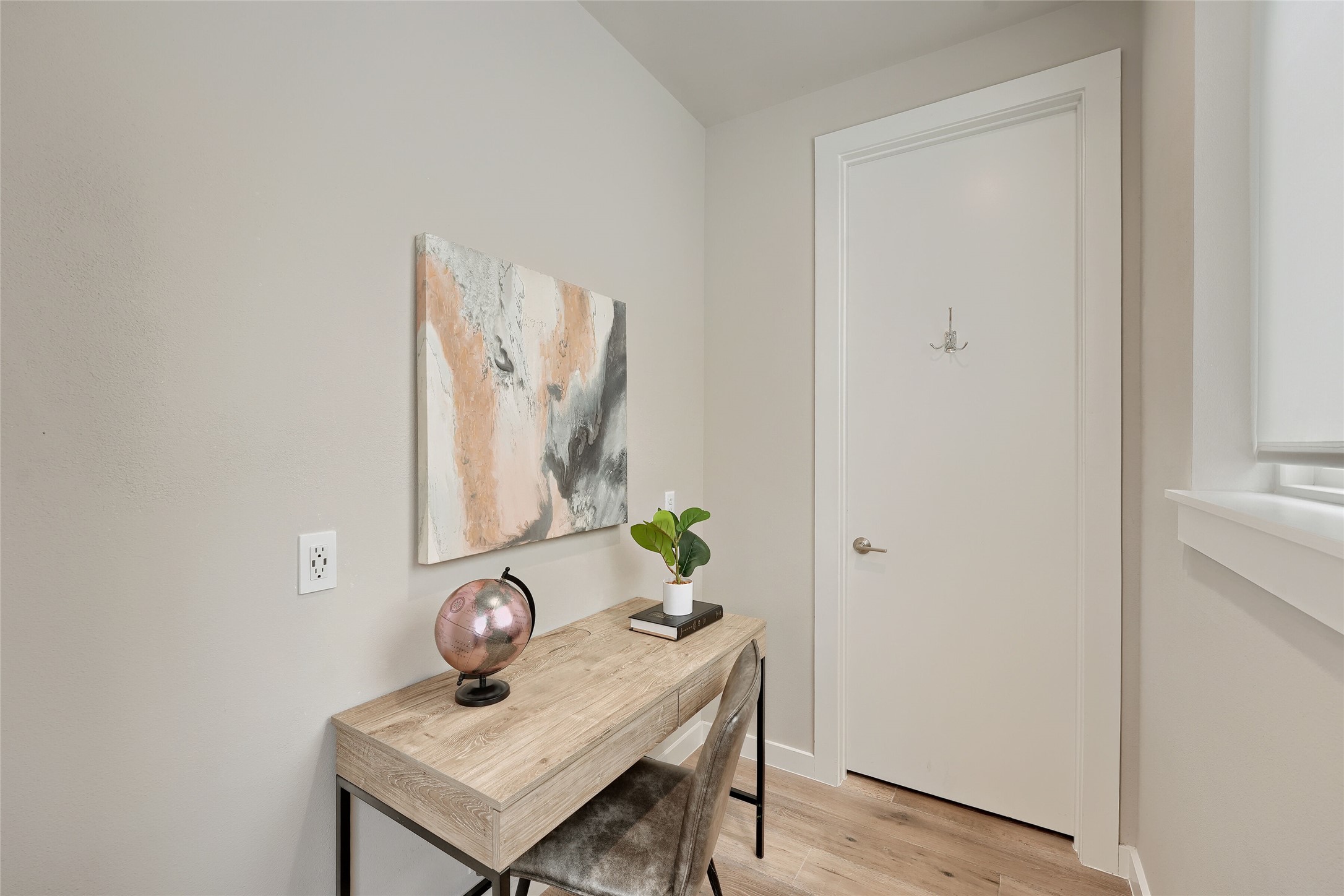 2301 Bluebonnet Lane, Unit 4 Austin, TX 78704 - Photo 4 of 28 Entry hallway