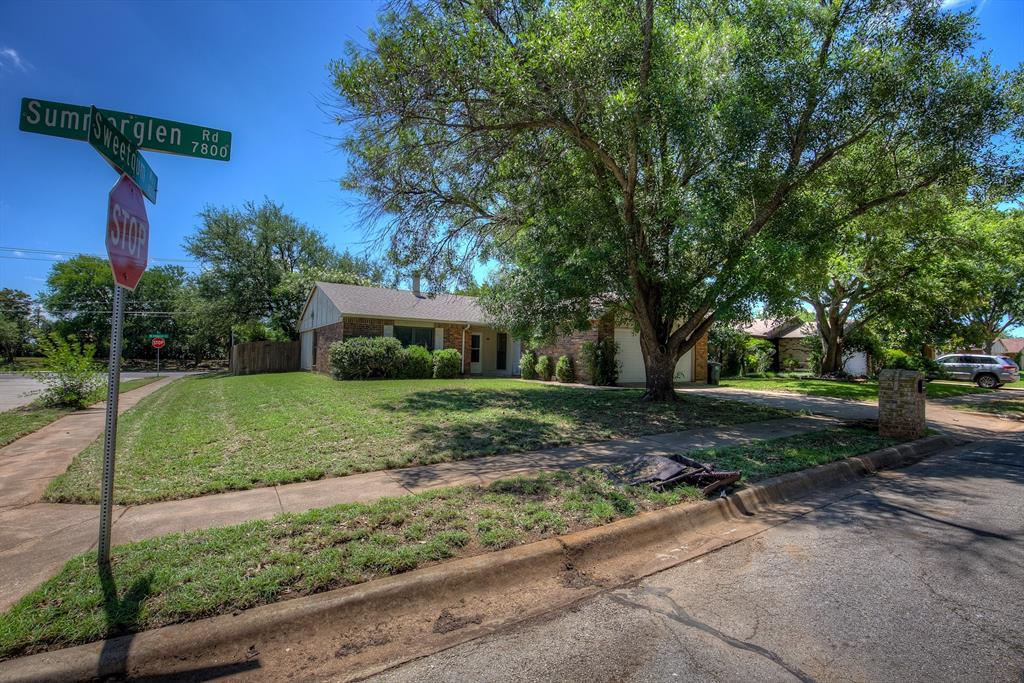 7801 Summerglen Road Fort Worth, TX 76133 - Photo 4 of 40