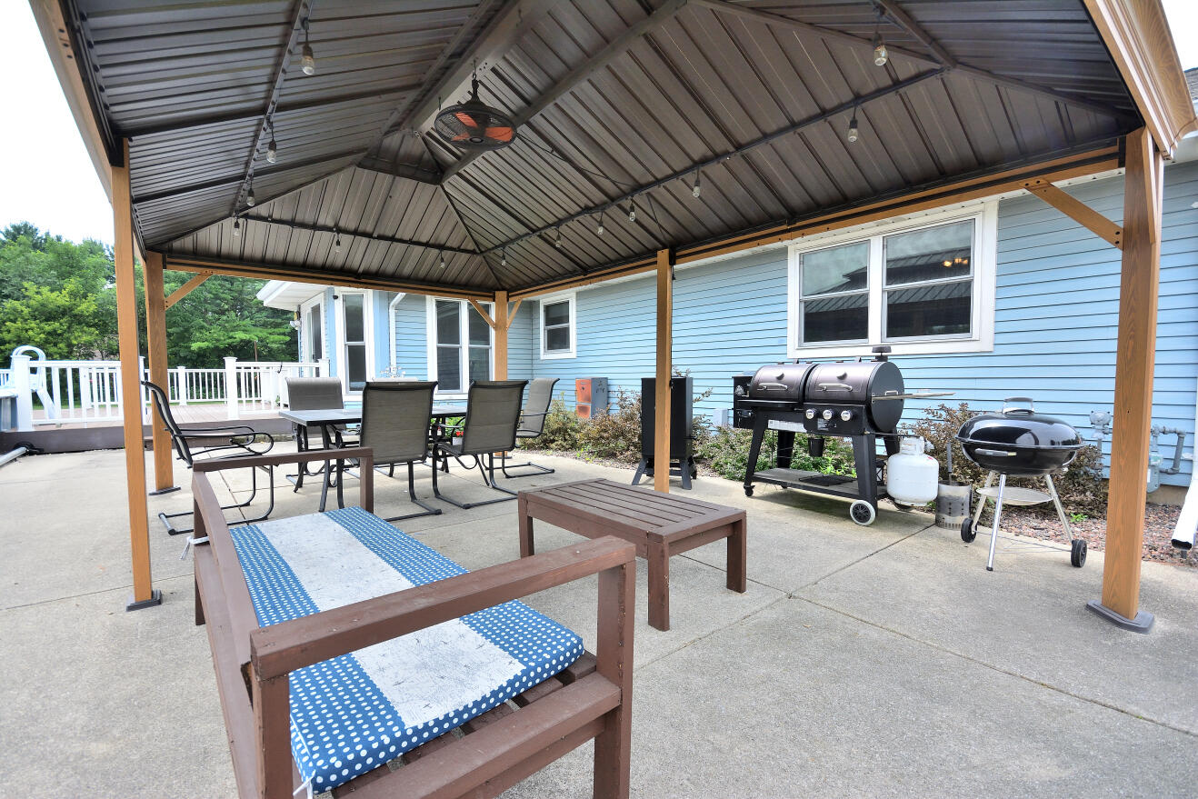 S108W37645 Draper Road Eagle, WI 53119 - Photo 3 of 36 Patio