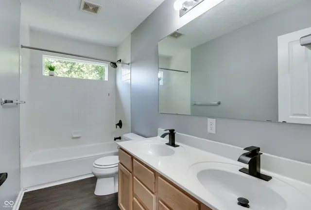 $370,000 | 12230 Cobblestone Drive, Fishers, IN 46037