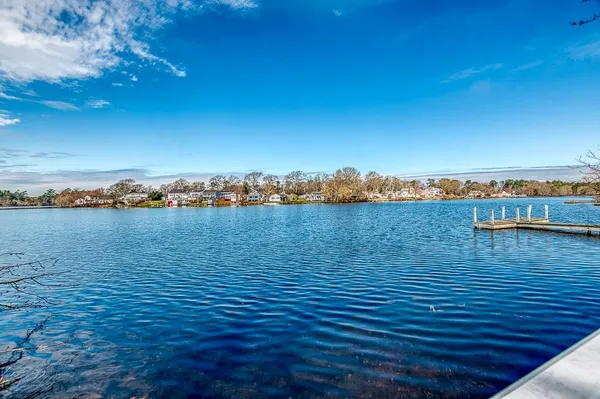 $549,000 | 28 Lakeview Drive, Wareham, MA 02538
