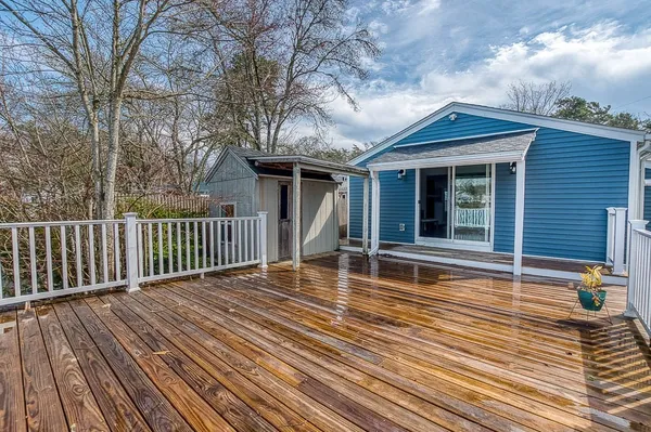 $549,000 | 28 Lakeview Drive, Wareham, MA 02538