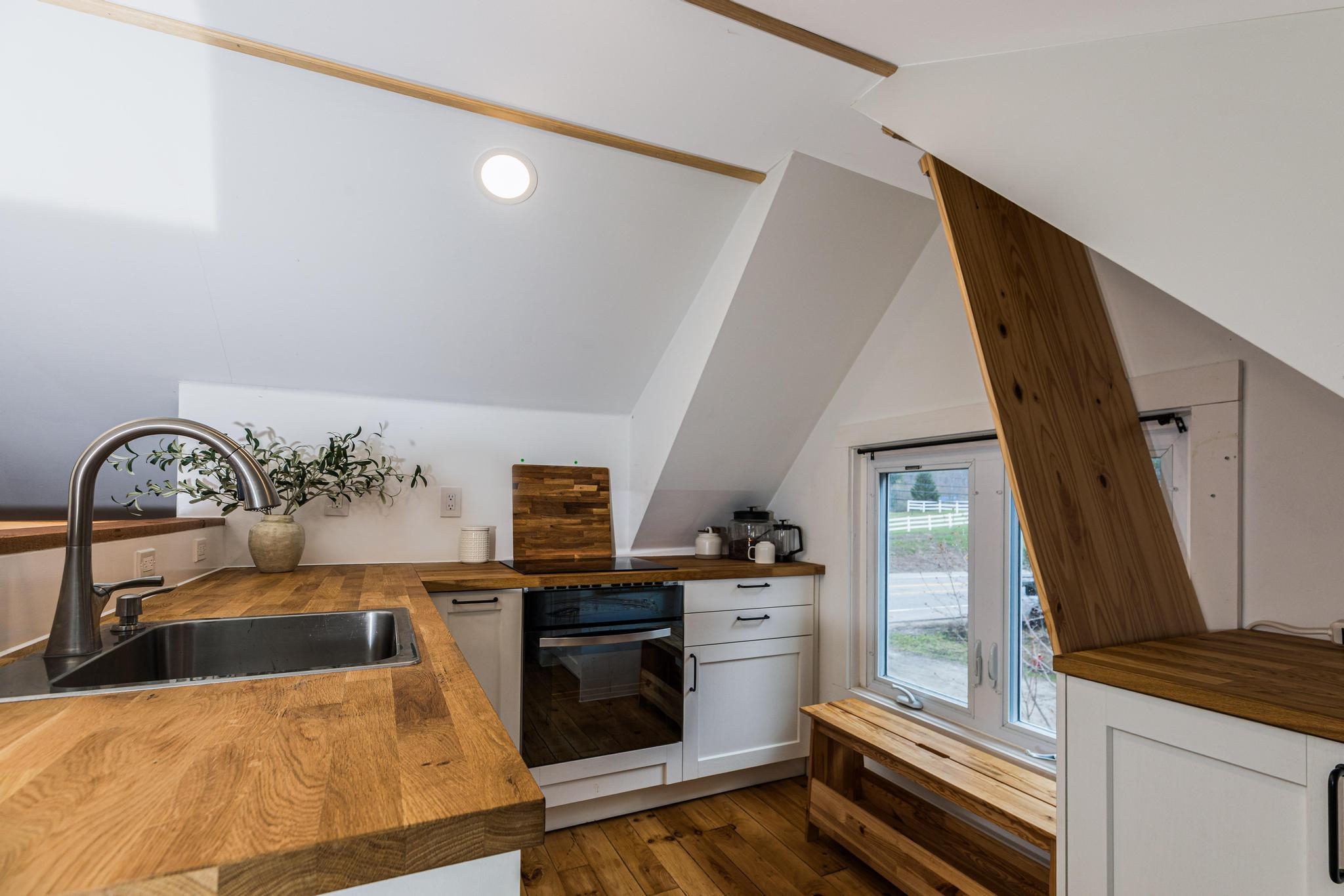 1685 Dover Road Epsom, NH 03234 - Photo 25 of 34