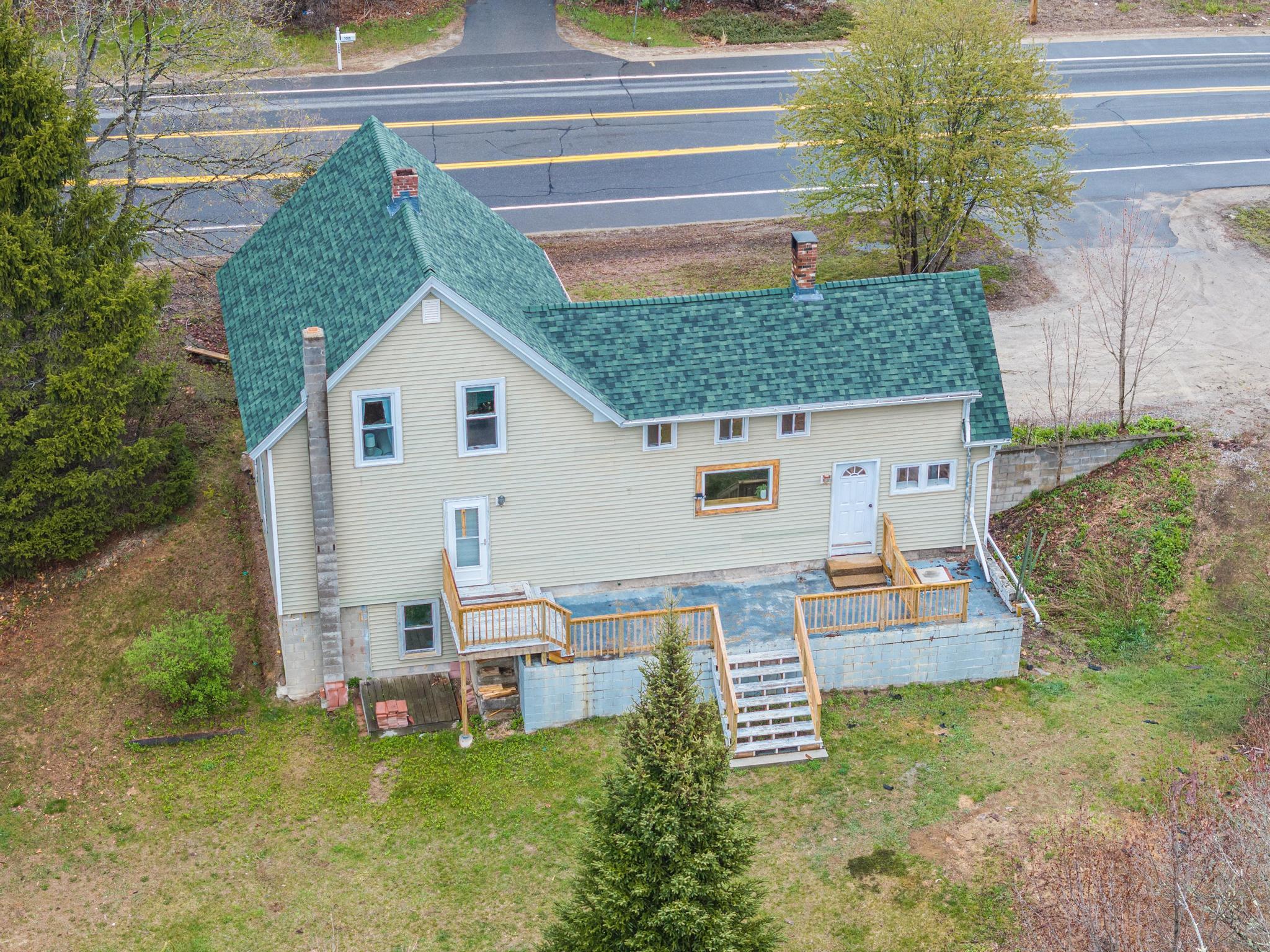1685 Dover Road Epsom, NH 03234 - Photo 4 of 34