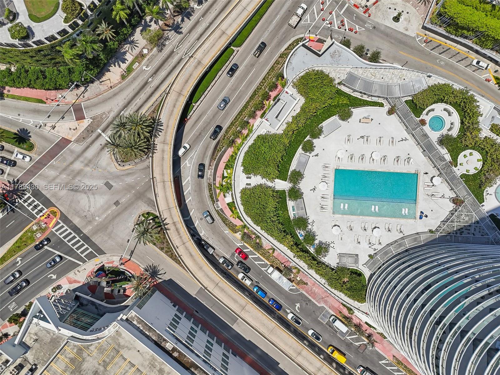 500 Alton Road, Unit 3004 Miami Beach, FL 33139 - Photo 28 of 31