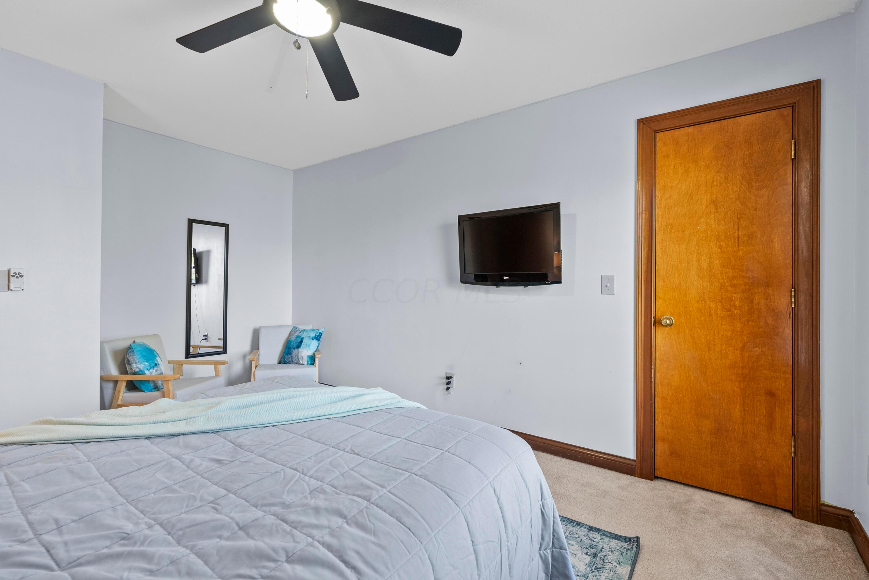 379 Beecher Road Columbus, OH 43230 - Photo 29 of 52 Bedroom 3