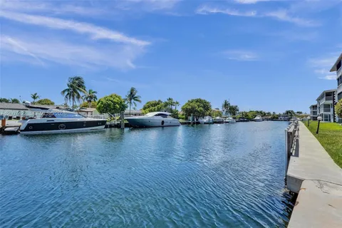 $229,900 | 455 Paradise Isle Boulevard, Unit 104, Hallandale Beach, FL 33009