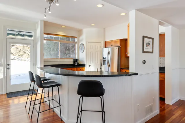 $800,000 | 237 Park Road, South Burlington, VT 05403