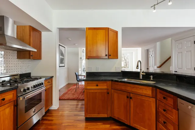 $800,000 | 237 Park Road, South Burlington, VT 05403