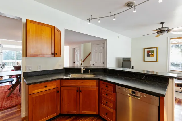 $800,000 | 237 Park Road, South Burlington, VT 05403